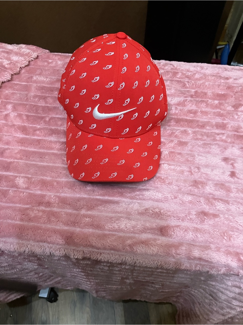 Nike Women’s Red Cap with White Swoosh and Mini Logo Print - Picture 9 of 9